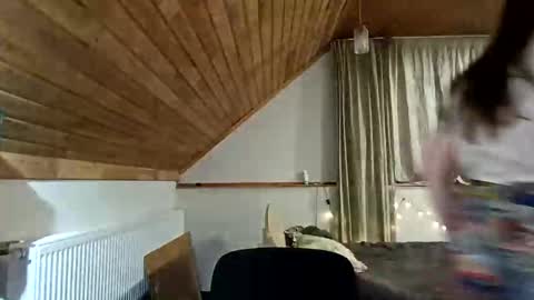 emilyar online show from April 23, 2026, 8:33 pm