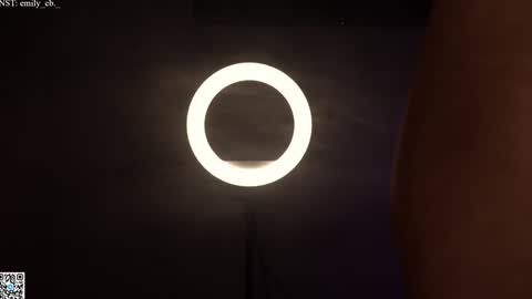 Snapshot of emilybatee chatting on December 6, 2024, 10:52 pm emilybatee online show from December 6, 2024, 10:52 pm