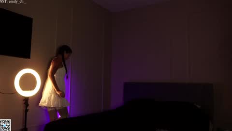 Snapshot of emilybatee chatting on December 13, 2024, 6:38 pm emilybatee online show from December 13, 2024, 6:38 pm