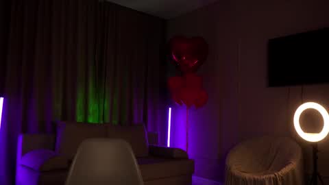 Snapshot of emilybatee chatting on February 27, 2025, 5:04 pm emilybatee online show from February 27, 2025, 5:04 pm