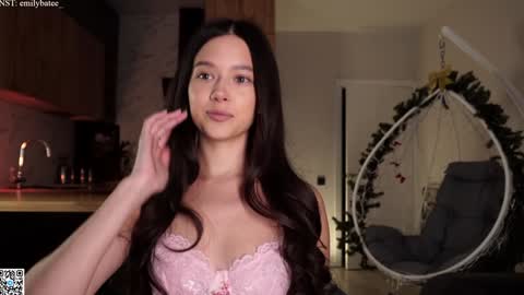 Snapshot of emilybatee chatting on March 4, 2026, 6:58 pm emilybatee online show from March 4, 2026, 6:58 pm