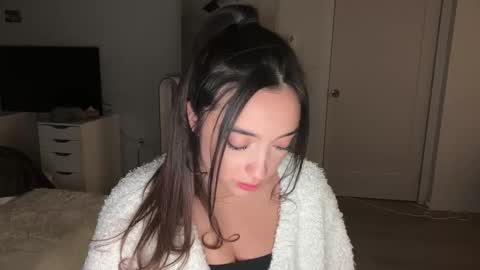 emilyfawn online show from November 9, 2025, 5:39 am