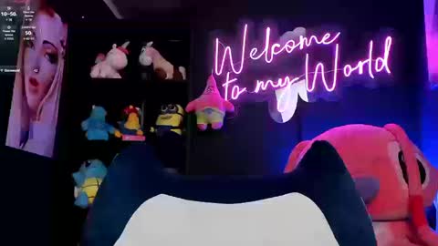 Emily Jhonson online show from March 11, 2026, 5:52 pm