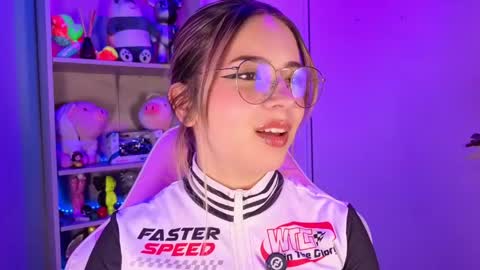 VALEEEN online show from May 21, 2026, 2:46 pm
