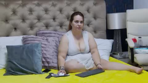 Snapshot of emilymaze chatting on February 2, 2026, 5:06 am Emily online show from February 2, 2026, 5:06 am