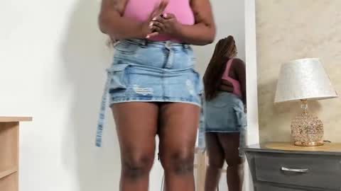 emilyrojas online show from September 12, 2025, 12:16 pm