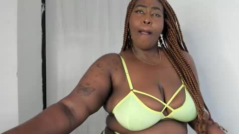 emilyrojas online show from September 15, 2025, 12:05 pm