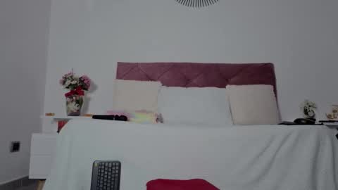 emily rousse online show from February 5, 2026, 11:31 pm