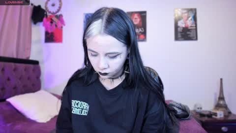  Emily Support me to have 100 likes plx online show from February 3, 2025, 12:58 am