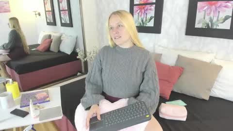 Summer 3 online show from September 28, 2025, 3:23 am
