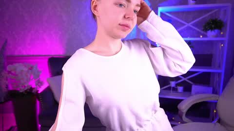  MY NAME IS Emily WELCOME EVERYONE I WILL BE HAPPY TO GIVE YOU WHAT YOU HAVE DREAMED OF FOR SO LONG online show from April 1, 2026, 5:52 am