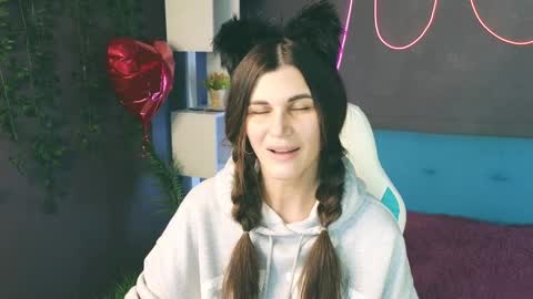 Emily online show from March 3, 2025, 7:43 am