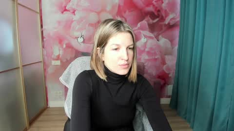 EmilyWalkers online show from December 11, 2024, 7:42 am