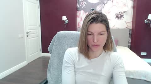 EmilyWalkers online show from February 6, 2025, 7:56 am