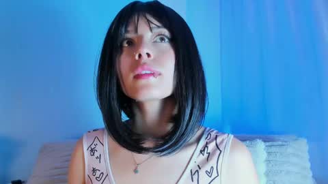 Snapshot of emilywithe_ chatting on October 1, 2025, 1:55 am online show from October 1, 2025, 1:55 am