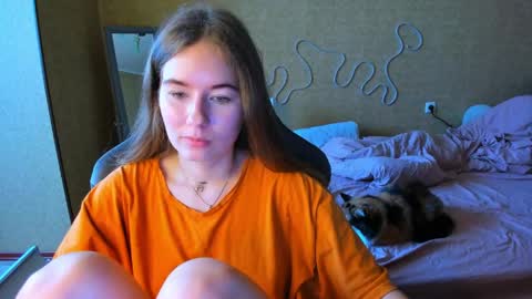 Snapshot of emilyy____ chatting on April 16, 2026, 11:00 am Emily online show from April 16, 2026, 11:00 am