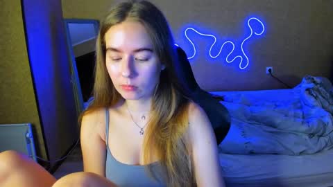 Snapshot of emilyy____ chatting on April 26, 2026, 8:17 pm Emily online show from April 26, 2026, 8:17 pm