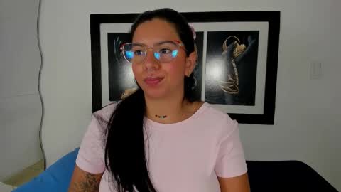 emilyy_cooperr online show from January 17, 2026, 12:10 pm