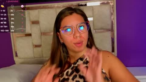 emilyy_cooperr online show from April 1, 2026, 12:17 pm