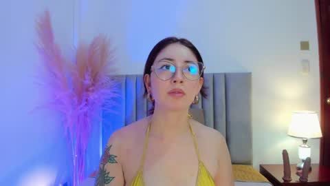 Emilyy Watson online show from January 24, 2025, 11:37 am
