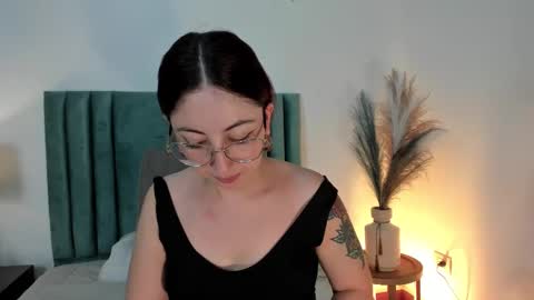Emilyy Watson online show from March 4, 2025, 11:40 am