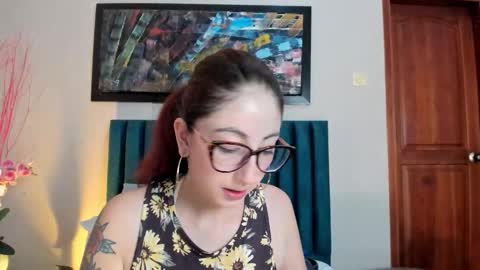 Emilyy Watson online show from December 21, 2025, 2:13 pm