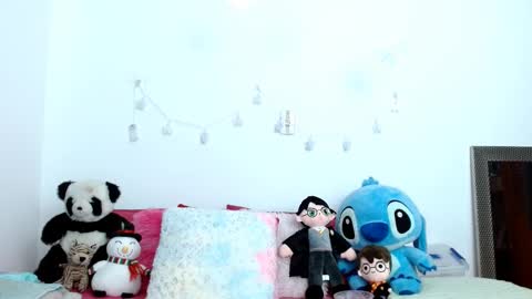 emilyzans07 online show from February 16, 2025, 4:53 pm
