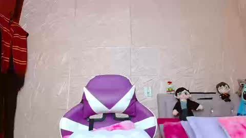 emilyzans07 online show from September 23, 2025, 8:12 pm