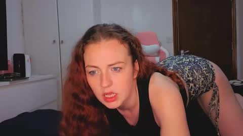 Snapshot of emliyjamesmjb chatting on February 2, 2026, 8:51 pm emliyjamesmjb online show from February 2, 2026, 8:51 pm