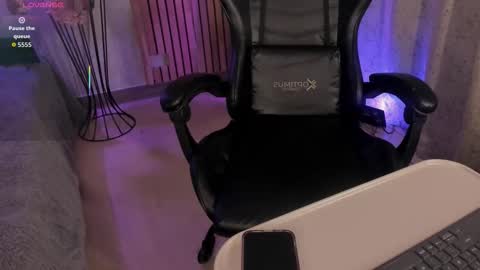   online show from November 21, 2025, 10:41 pm