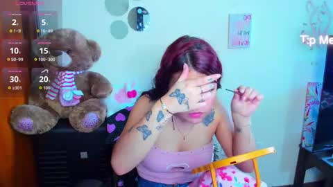 Snapshot of emma_boo_ chatting on March 19, 2026, 8:02 pm emma_boo_ online show from March 19, 2026, 8:02 pm