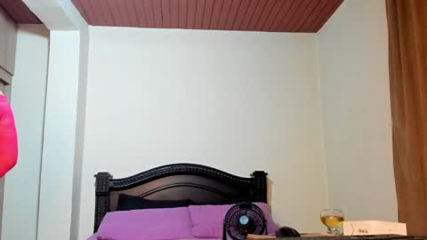 Snapshot of emma_brown777 chatting on December 2, 2024, 11:40 pm ALBA online show from December 2, 2024, 11:40 pm