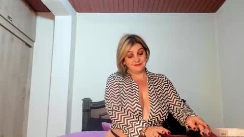 Snapshot of emma_brown777 chatting on February 16, 2025, 10:32 pm ALBA online show from February 16, 2025, 10:32 pm