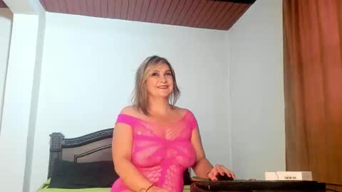 Snapshot of emma_brown777 chatting on February 20, 2025, 10:26 pm ALBA online show from February 20, 2025, 10:26 pm