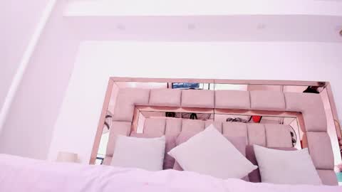 Emma Castillo online show from April 8, 2026, 10:21 pm