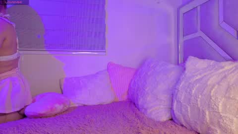  Emma  online show from April 17, 2026, 2:47 am