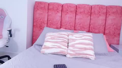 Emma online show from November 7, 2025, 3:06 am