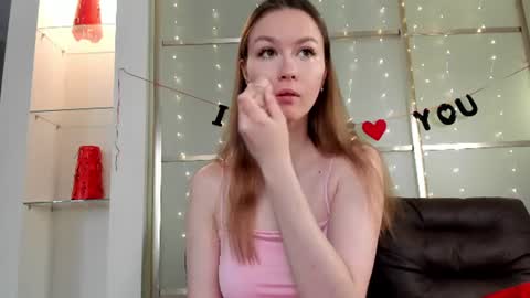 Snapshot of emma_flin chatting on June 15, 2026, 11:34 am Emma online show from June 15, 2026, 11:34 am
