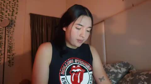 emma_johnson_ online show from January 23, 2025, 2:23 am