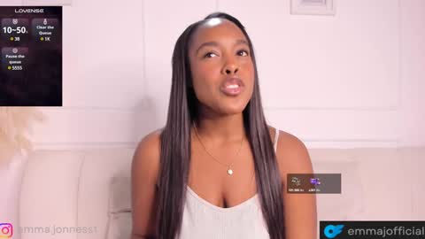 Snapshot of emma_jonness chatting on December 9, 2024, 6:46 pm emma_jonness online show from December 9, 2024, 6:46 pm