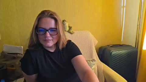 Snapshot of emma_misty_ chatting on September 22, 2025, 2:19 pm emma_misty_ online show from September 22, 2025, 2:19 pm