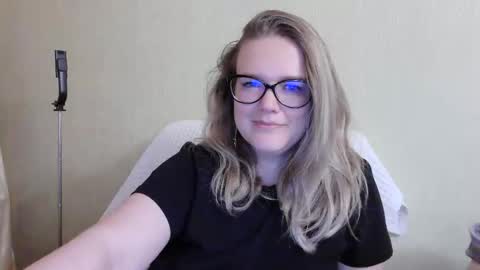 Snapshot of emma_misty_ chatting on September 29, 2025, 4:56 pm emma_misty_ online show from September 29, 2025, 4:56 pm