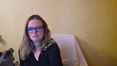 Snapshot of emma_misty_ chatting on October 6, 2025, 3:42 pm emma_misty_ online show from October 6, 2025, 3:42 pm