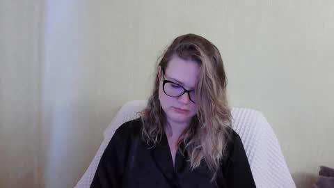 Snapshot of emma_misty_ chatting on November 7, 2025, 11:43 am emma_misty_ online show from November 7, 2025, 11:43 am