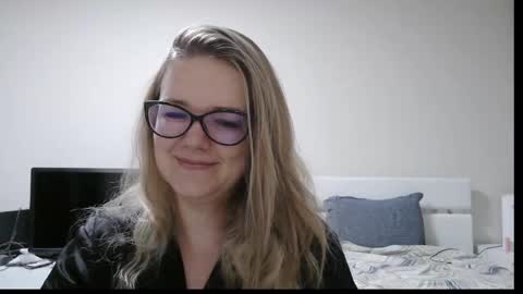 Snapshot of emma_misty_ chatting on February 2, 2026, 7:23 pm emma_misty_ online show from February 2, 2026, 7:23 pm