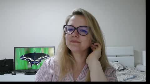 emma_misty_ online show from March 26, 2026, 8:14 pm
