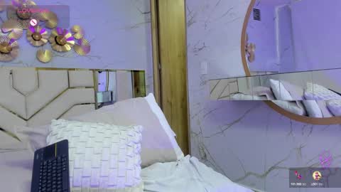 Snapshot of emma_petite4u chatting on December 17, 2024, 9:27 pm Emma online show from December 17, 2024, 9:27 pm