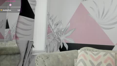 Snapshot of emma_petite4u chatting on January 4, 2025, 9:20 pm Emma online show from January 4, 2025, 9:20 pm