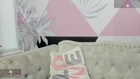 Snapshot of emma_petite4u chatting on January 29, 2025, 3:15 pm Emma online show from January 29, 2025, 3:15 pm