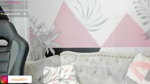 Snapshot of emma_petite4u chatting on March 1, 2025, 12:28 am Emma online show from March 1, 2025, 12:28 am